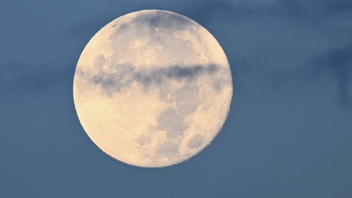 Watch as rare super blue moon rises over Japan The Independent